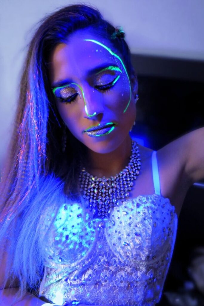 Snowta Fest - Neon Makeup