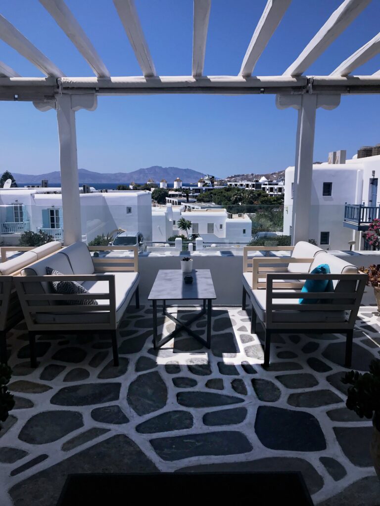 Girls' Trip to Greece: Mykonos & Santorini Travel Guide You’ll Actually Want to Read